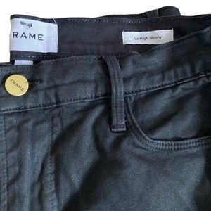 Winter Sale!!  🎁 🎁 Frame Le High Skinny - Coated - Noir Jeans 28